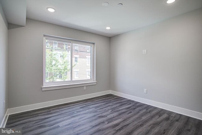 Photo - 540 S 52nd St