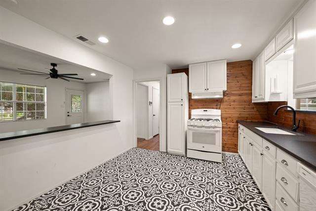 Photo - 6211 Westcoat Dr