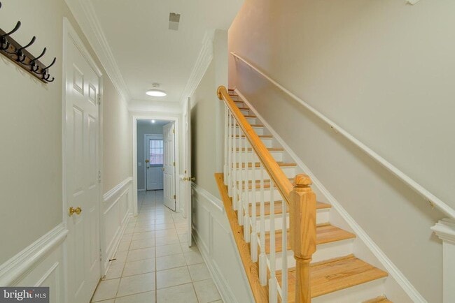 Building Photo - 4009 Timber Oak Trl