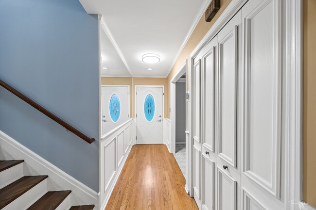 Photo - 5S300 Tuthill Rd