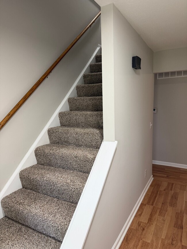 Photo - 1293 Deblin Dr