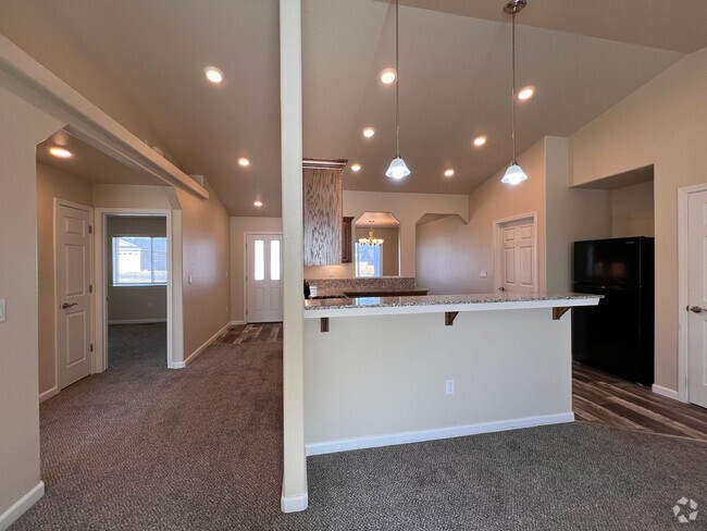 Building Photo - Newer 3 bedroom home in Fernley. 2 car gar...