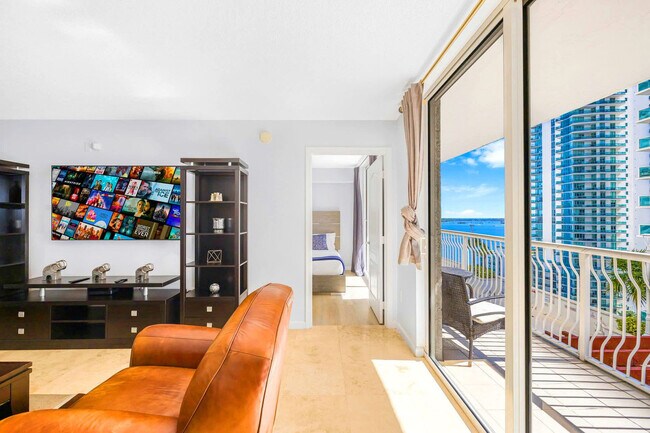 Photo - 1 SE 12th St Unit FL15-ID1050732P