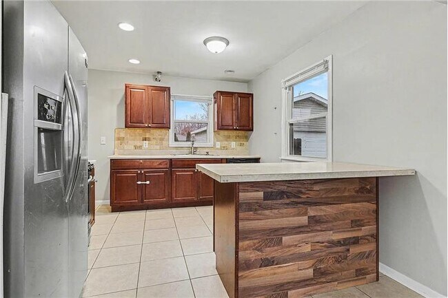 Photo - 5807 Averill Ave SW