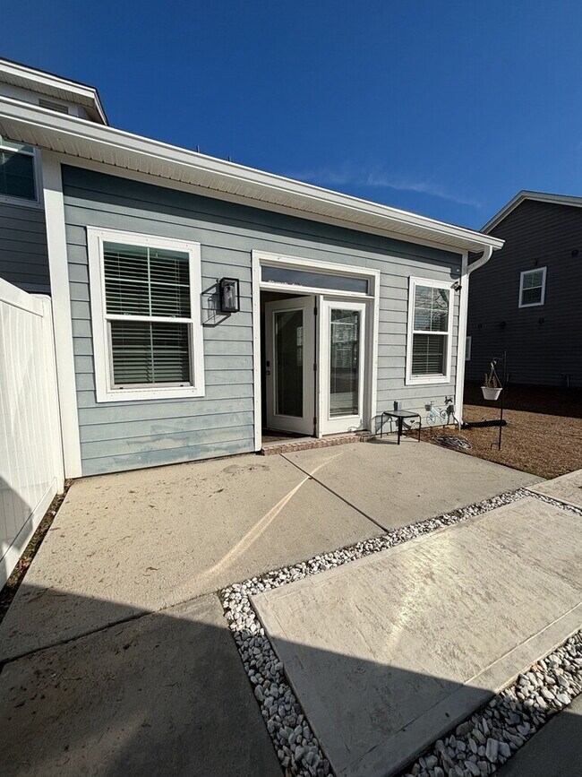 Photo - 608 Ravensridge Ln