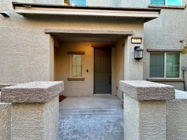 Building Photo - GATED 3 BED 2.5 BATH TOWNHOUSE IN NORTH LAS VEAGS FOR RENT!