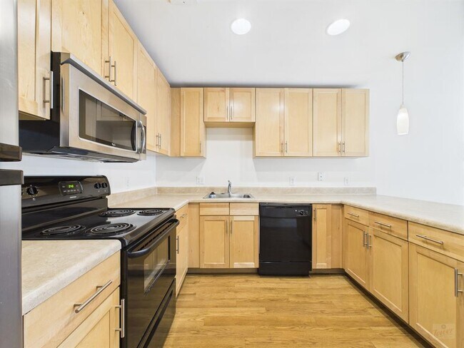 Photo - 711 W 32nd St Unit 119