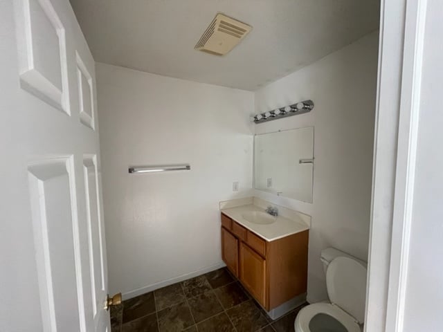 Baño - La Placita on East Grand