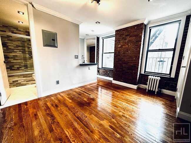 Sunny Nolita 1-Bedroom with Exposed Brick ... - Sunny Nolita 1-Bedroom with Exposed Brick ... Apartment Unit 17