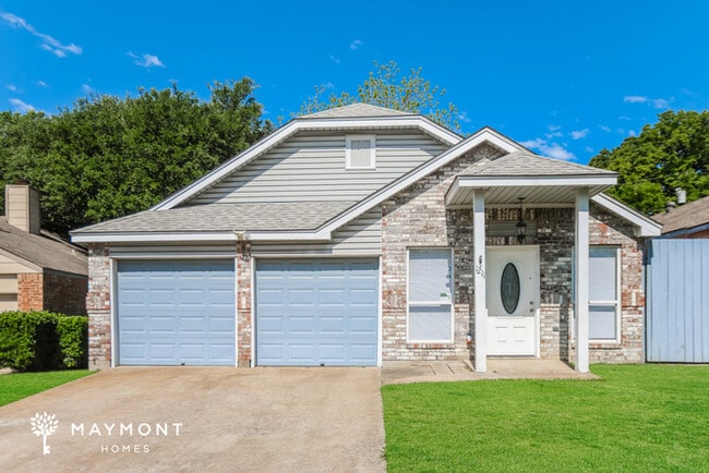 Photo - 1211 Hilburn Ct House