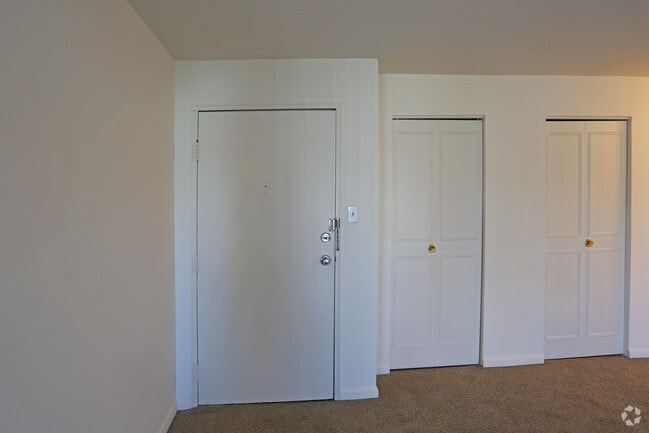 Apartment Entrance & Closets