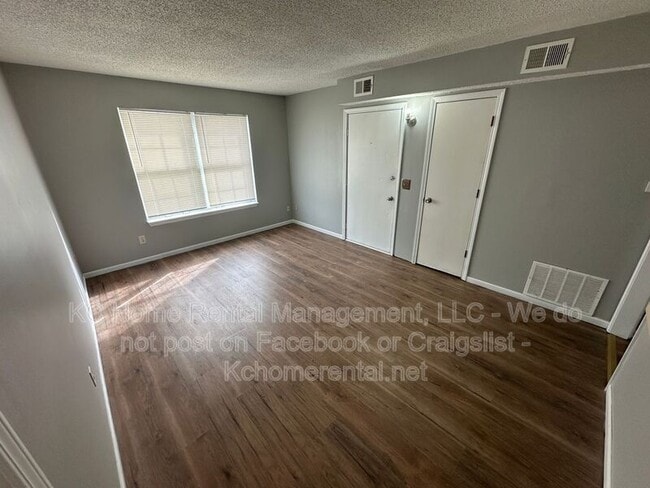 Photo - 838 Saddlewood St