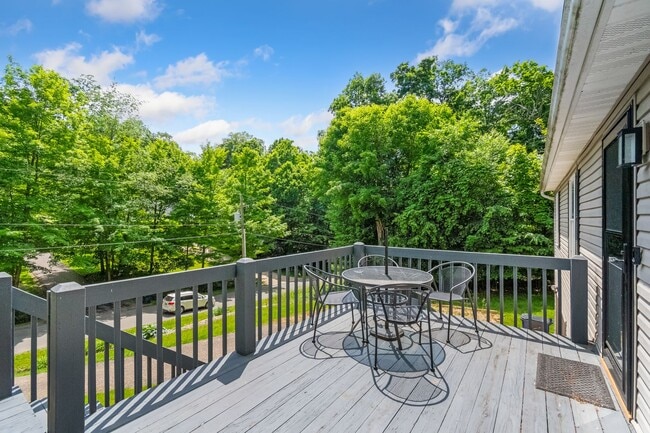 Photo - 444 Grand Ridge Dr