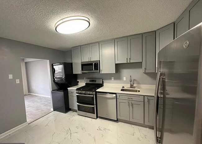 Photo - 3705 S George Mason Dr Unidad APT 1717S