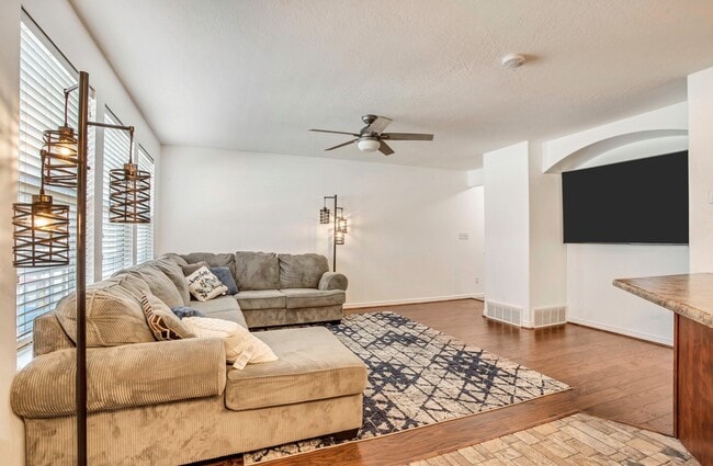 1233 Firefly Dr