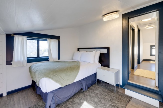 Photo - 400 S Holladay Dr