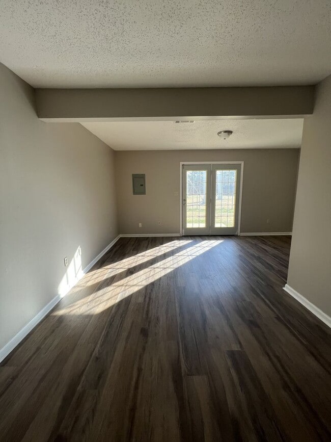 Photo - 154 W Peach St