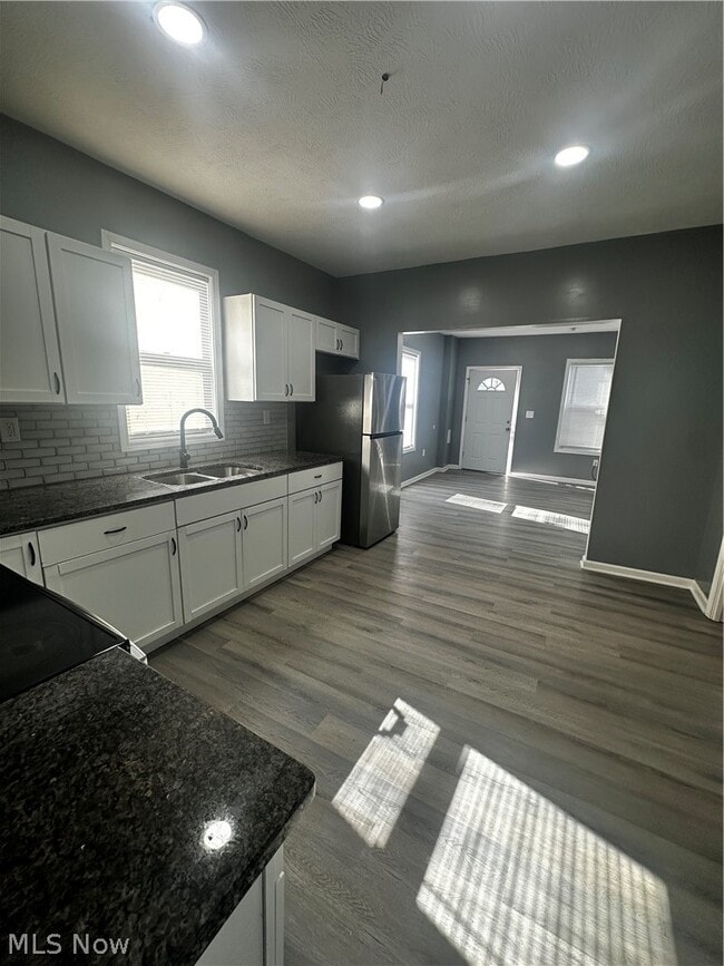 Photo - 3289 W 58th St