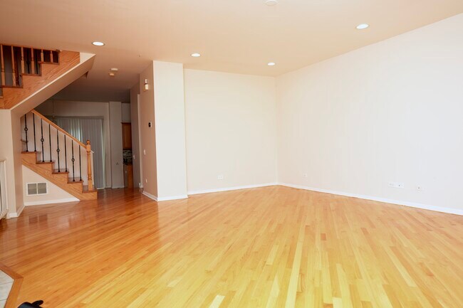 Photo - 6532 N California Ave