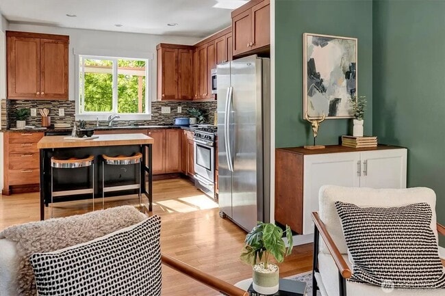 Photo - Alaska Junction - 3 bedroom and 2 1/2 bath...