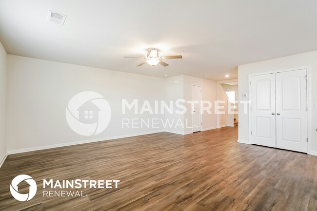 Photo - 545 Flannel Way