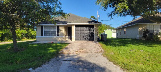 Photo - 1195 12th Avenue SW
