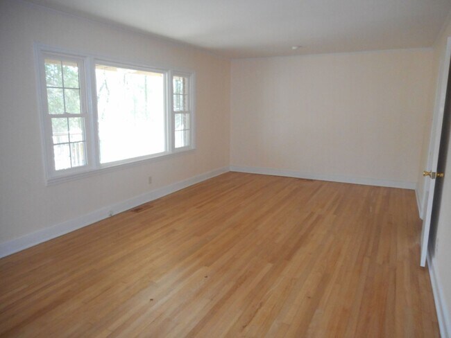 Photo - Beautiful 4 Bedroom 2 Bath Ranch Home on India Hook