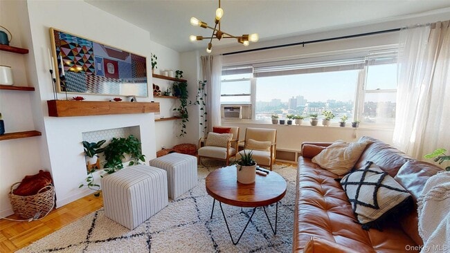 Building Photo - 4 Fordham Hill Oval Unit 8C