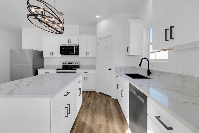 Photo - 104 Runnels St