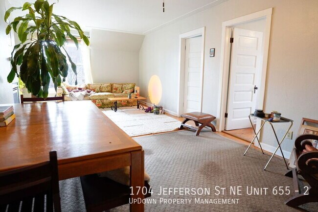 Photo - 1704 Jefferson St NE Unit 2