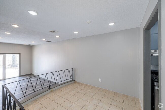 Townhouse - 2BR, 1.5BA - Dining Area - Wedgewood Apartments