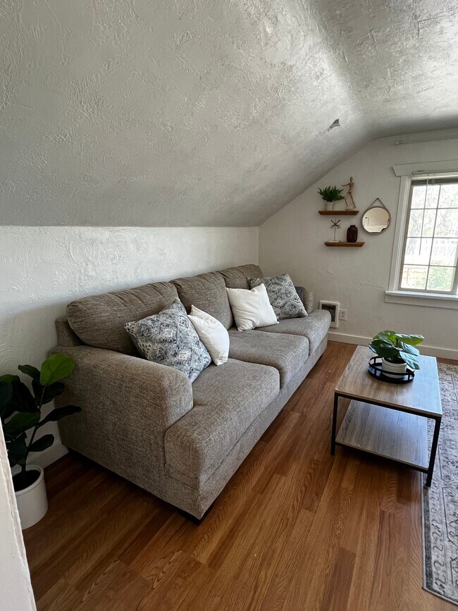 Photo - 348 S Lee Ave Unit 348 . 5