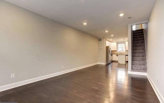 Photo - 307 S Newkirk St House