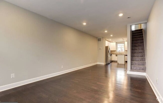 Building Photo - 307 S Newkirk St Rental