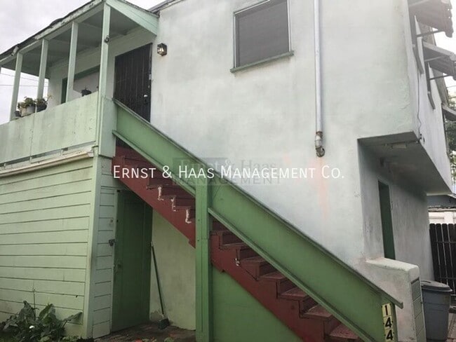 Building Photo - 1442 1/2 E. 4th St.-