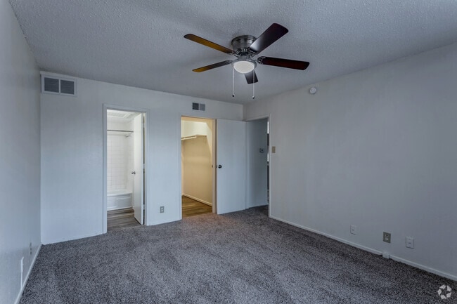 1BR,1BA - 700 SF - Bedroom