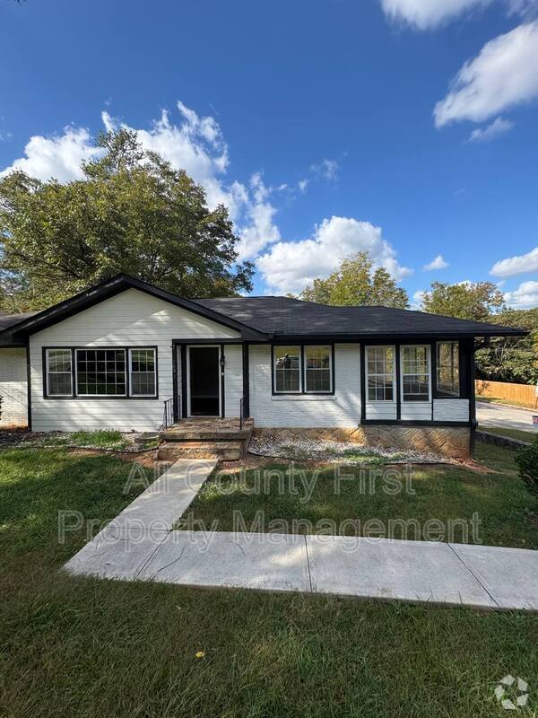 Building Photo - 1093 Fayetteville Rd SE Rental