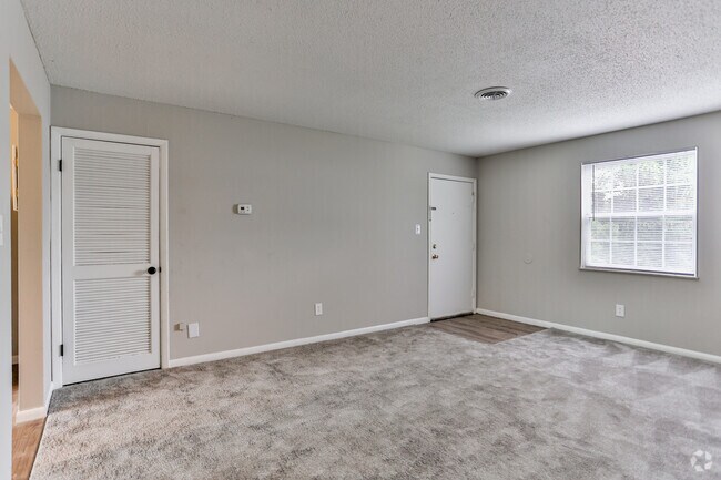 2BR, 1BA - 1,000SF - Living Room - Williamsburg Village