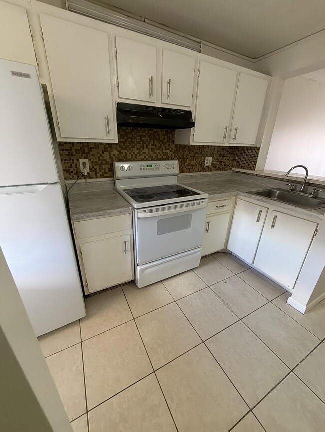 Building Photo - 95 NE 41st St