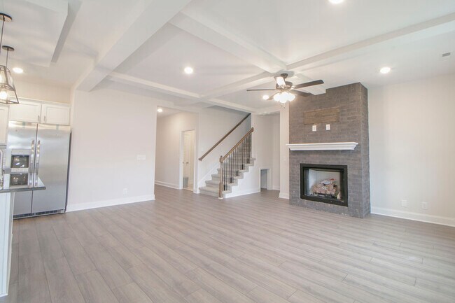 Photo - 190 Monaghan Dr