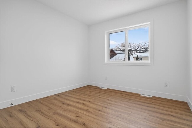 Photo - 8332G 76 Avenue NW Unit 8332G