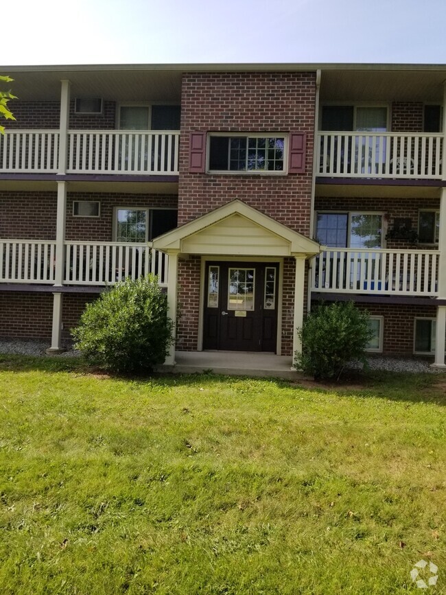 Building Photo - Almont Terrace - 730 Building Unit Almont Terrace- 730 Building Rental