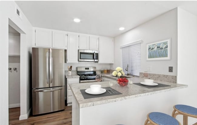 Stylish Coastal Condo in Newport Terrace –... - Stylish Coastal Condo in Newport Terrace –...