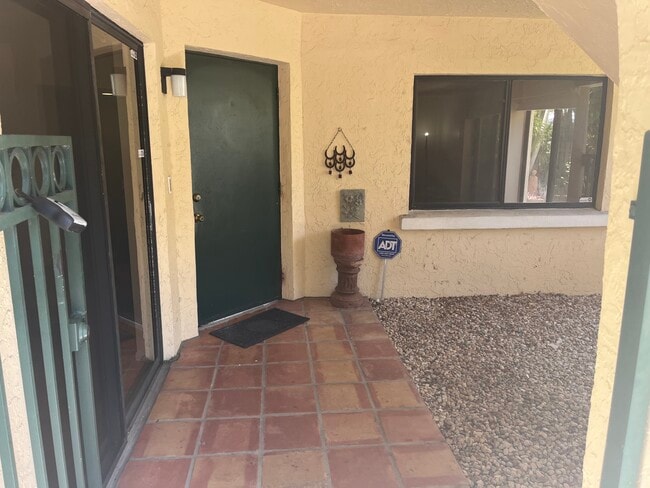 Photo - 1815 S Olive Ave Unidad 1