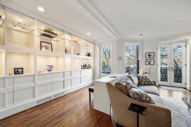 Photo - 408 Beacon St Unidad 1