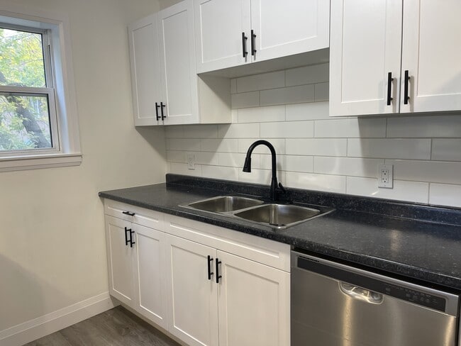 Photo - 289 Indian Rd S Unit 7