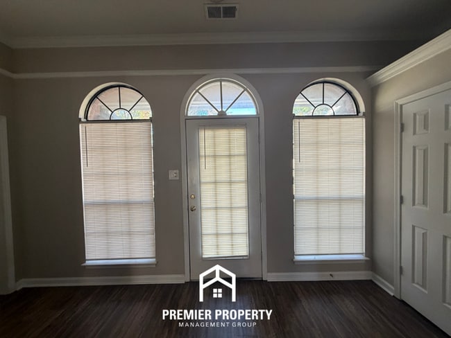 Photo - 6351 Oak Walk Ln