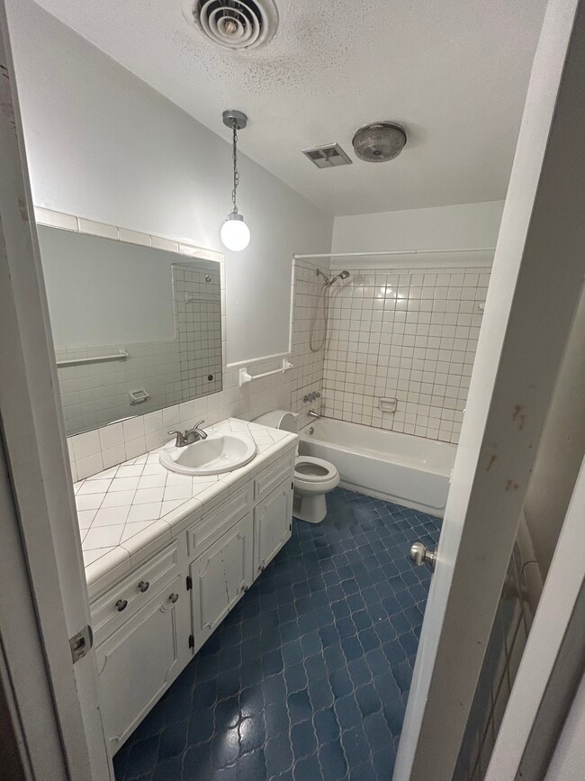 Photo - 3609 Barry Ave