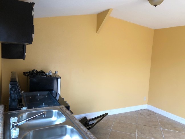 Photo - 1499 Wilson Ave Unidad 2