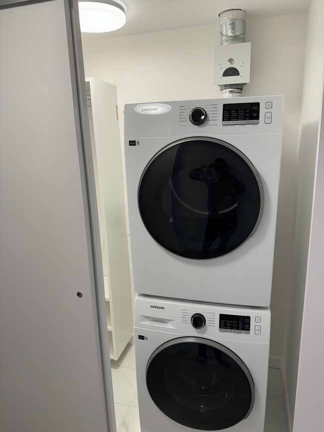 Photo - 10333 133 St Unit 1609